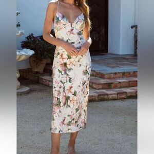 New Women's VICI floral dress, large